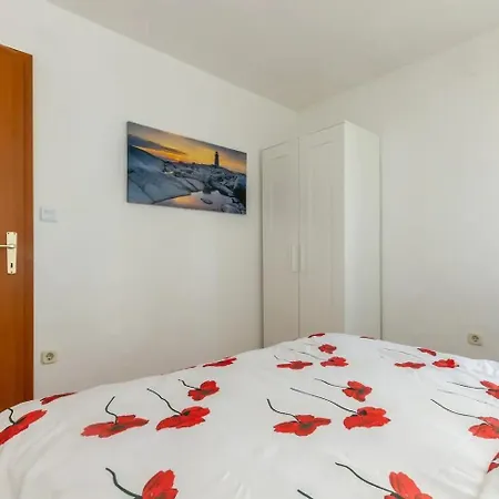 Apartment With A Parking Space - 12846 Split
