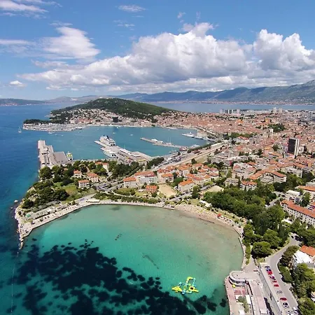 With A Parking Space - 12846 Appartement